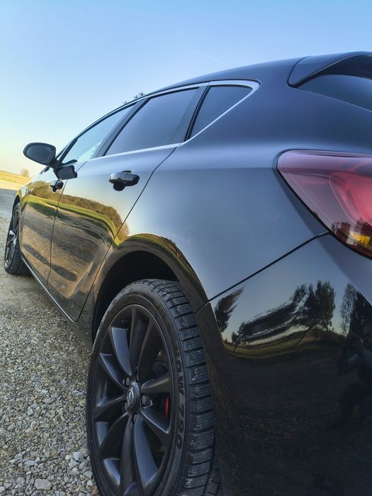 OPEL Astra  J 2010r.