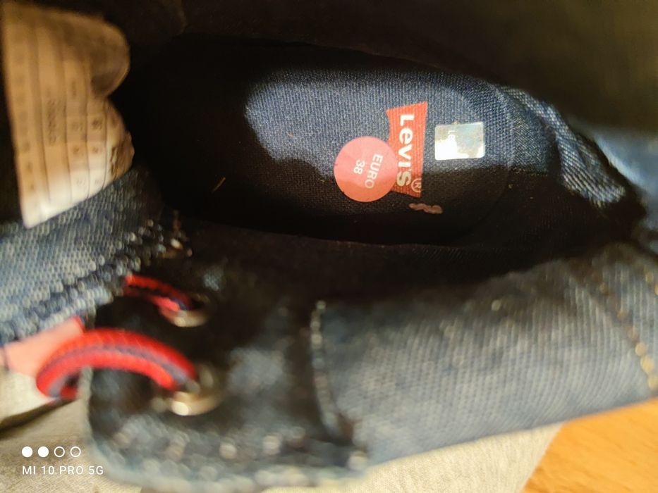 Nowe buty Levis r. 38