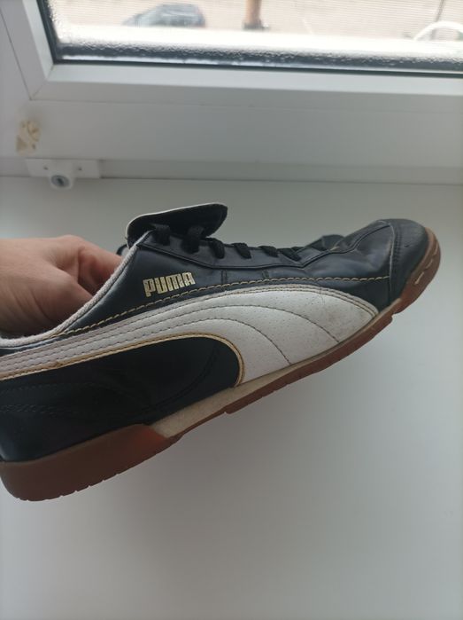 Кросівки,фудзалки