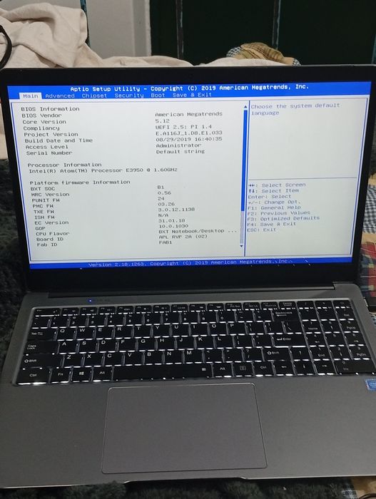 Chuwi Lapbook com Windows 11 pro e carregador