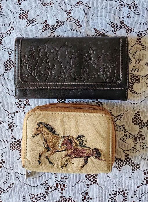 Визитницы кожаные (нери каррa) и кошелёк с тиснением