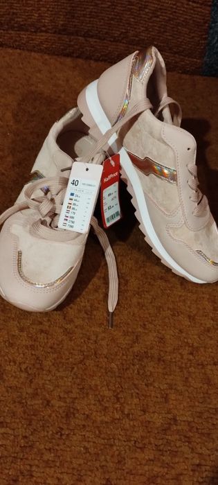 Нежно розовые красовки