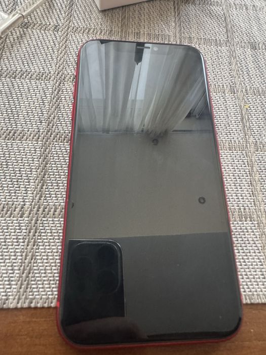 Продам Iphone 11