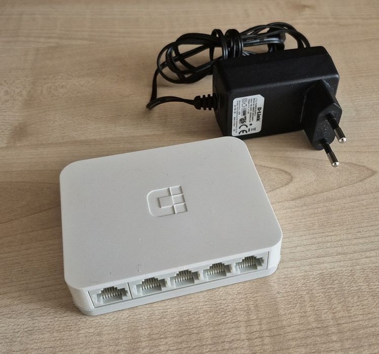 Комутатор (світч) гігабітний D-link DGS-1005A на 5 портів