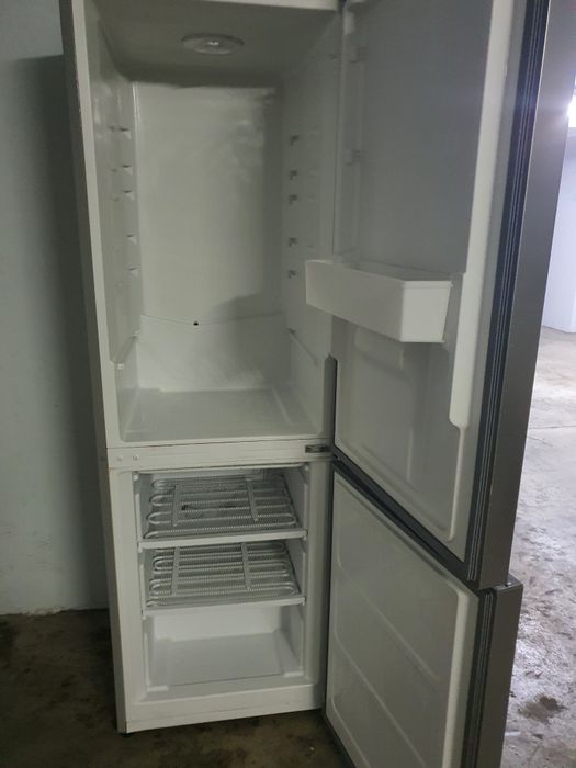 Frigorífico combinado em muito bom estado