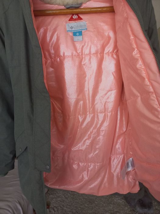 Продам куртку Columbia.