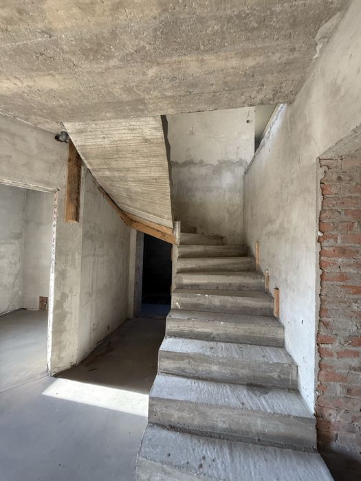 Продаж будинку в Луцьку 10сот