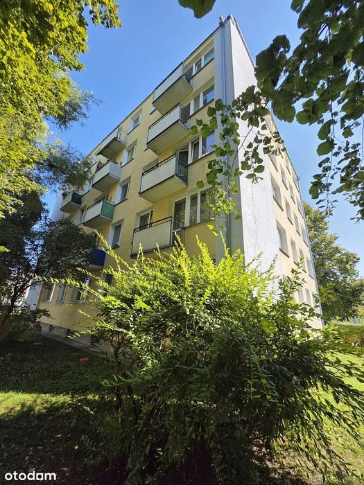 Mieszkanie/kawalerka 28 m2 do remontu z balkonem
