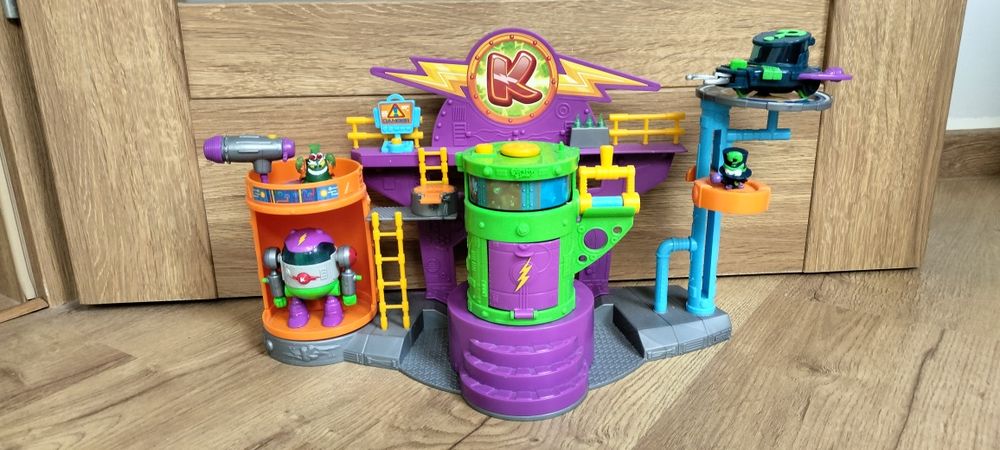 Baza Super Zings Laboratorium K