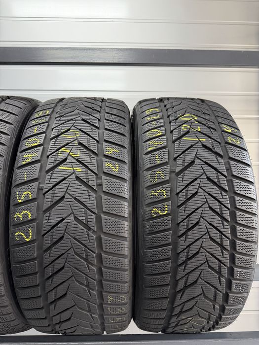 Зимові шини 235/40r19 (96Y) Vredestein Wintrac Xtreme S. Ціна 3000грн/шт.