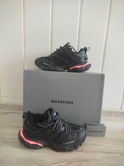 Balenciaga track led 38