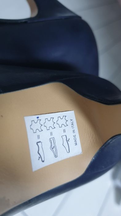 Venezia szpilki granatowe roz.38.5 skóra naturalna nowe