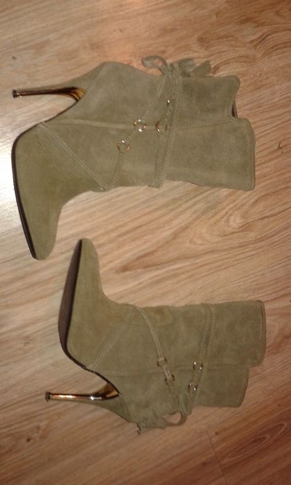 Botki na szpilce wsuwane Khaki r. 40 jak Nowe