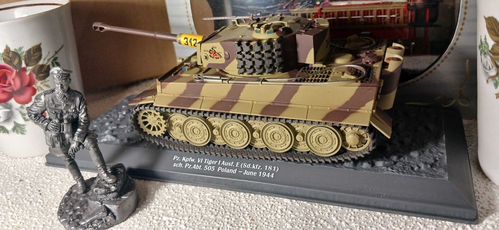 масштабные модели 1:43