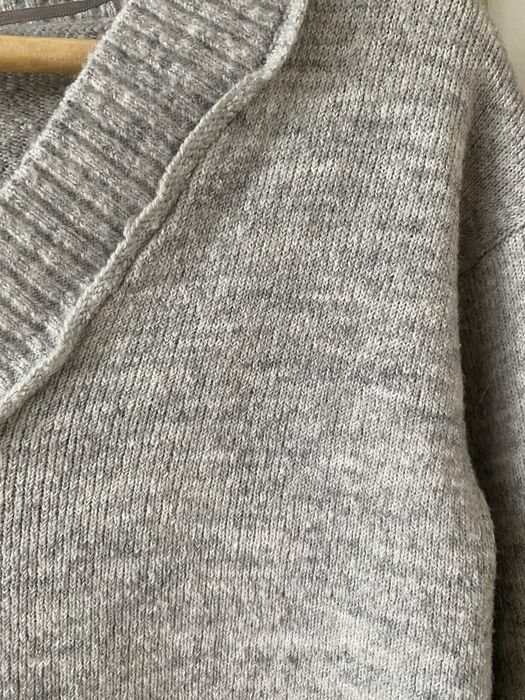 Szary sweter Sinsay XXS dekolt serek