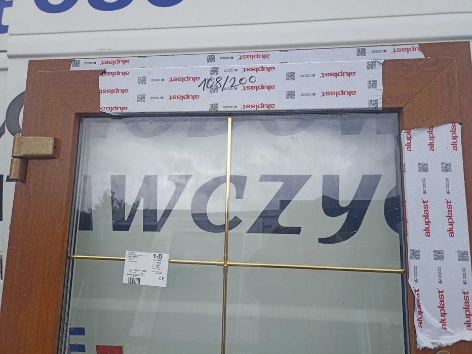 Drzwi zewnętrzne pcv 108/200 złoty dąb
