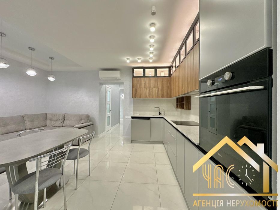 Таунхаус 95 м² з ремонтом і меблями, Жуляни, Київ