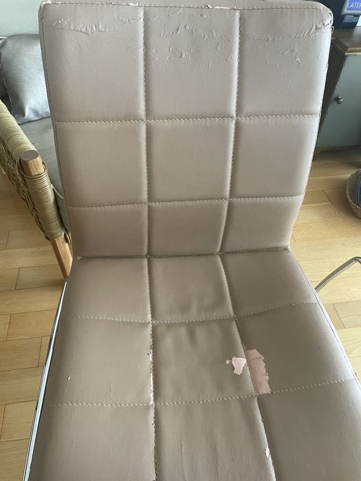 Cadeiras de jantar, quatro cadeiras a 40€