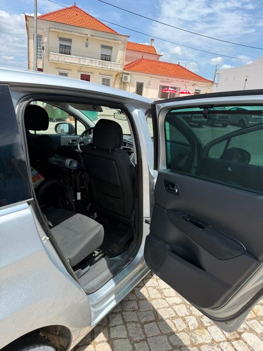 Peugeot 5008 ano 2013