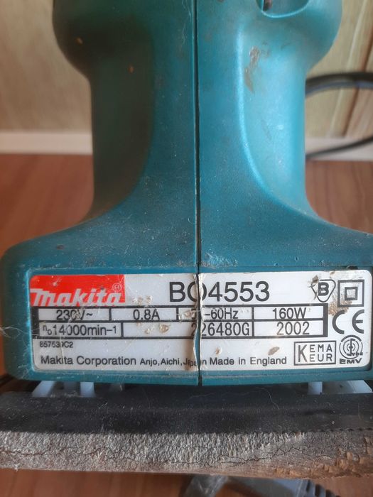 Продам шліфувальну машинку makita