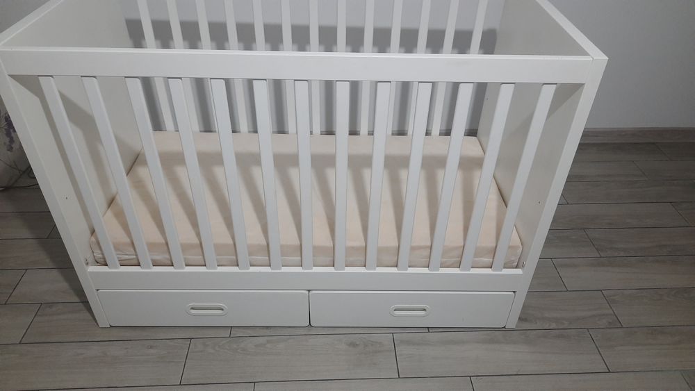 Łóżeczko dziecięce solidnie