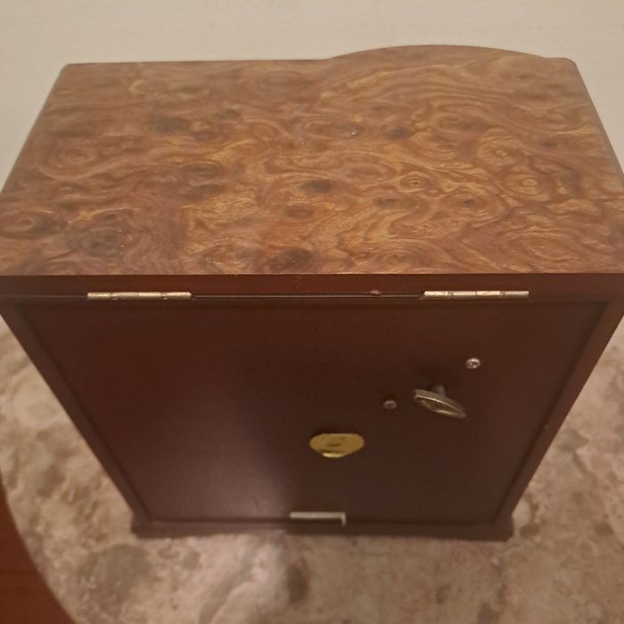 GUARDA JÓIAS  relógio com música