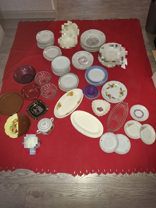 Посуда кухонная разная:тарелки,Кастрюли и др