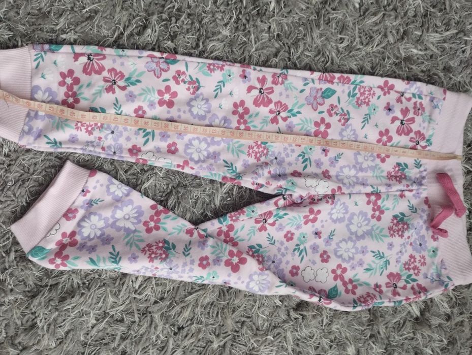 Nowe spodnie  92