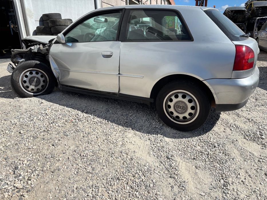 Audi A3 1.6 Gasolina de 1999 para peças