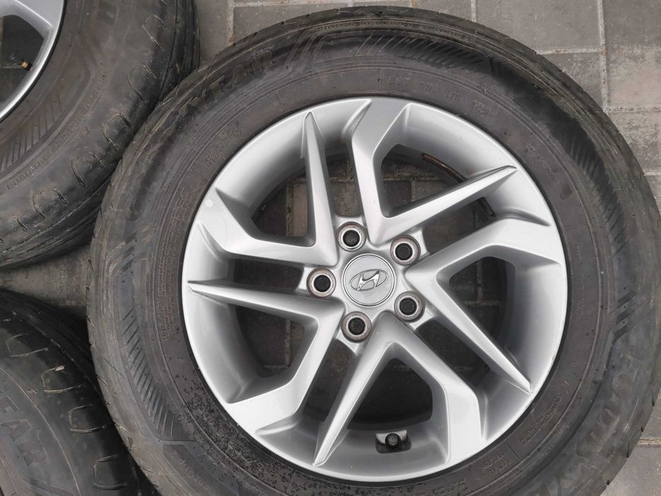 Felgi HYUNDAI Tucson ix35 i30 i40  6,5Jx16H2 5x114,3 ET45 TPMS