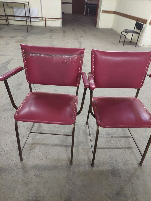 Столи і стільця(,кух.посуд