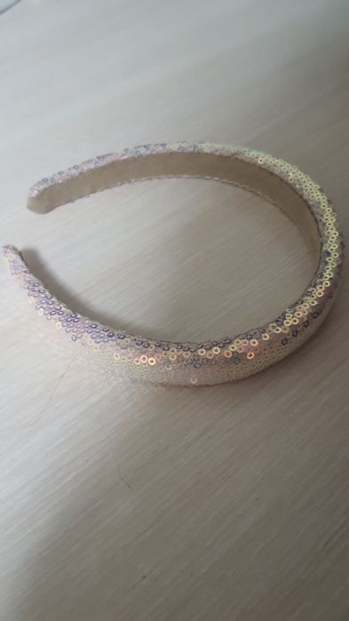 Дуже красиві обручі Ціна за 3 шт різні обручі 1 з блискітками 2 з котя