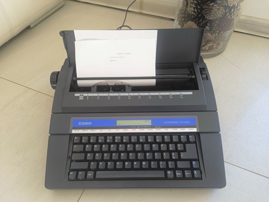 Elektroniczna maszyna do pisania CASIO Casiowriter CW-600 używana spra