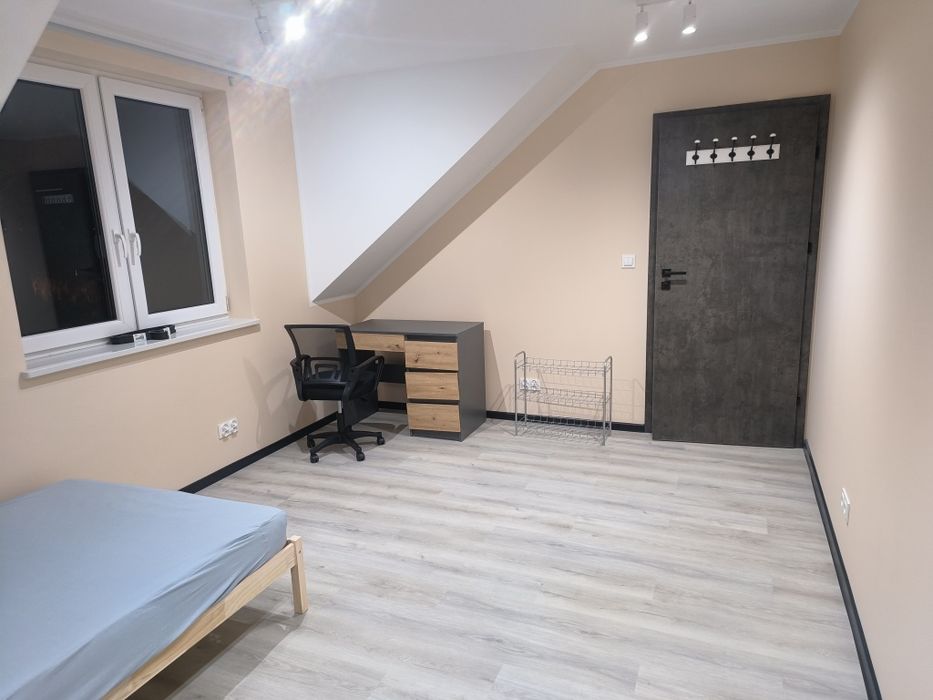 obniżona cena 15.5, Krzyki, 1 marca