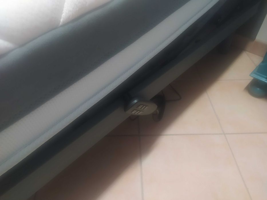Estrado elevatório eléctrico de metal + colchão articulado