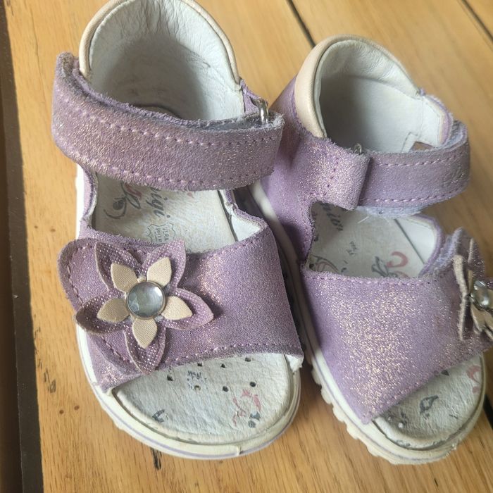 Primigi sandałki 19 rozm stan idealny