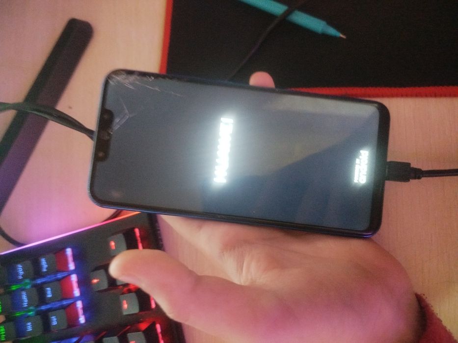 Телефон huawel і