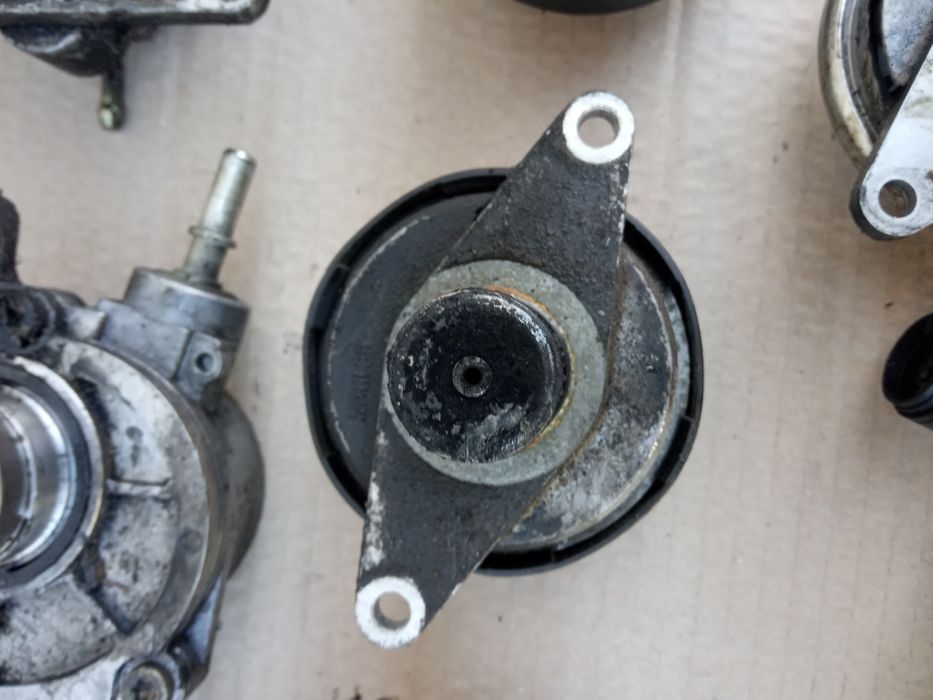 Клапан ЕГР, Вакуумний насос Опель Астра ж, Вектра Б, Зафира Соленоид