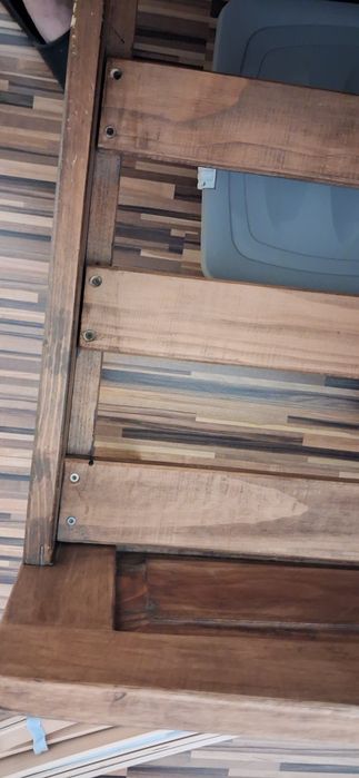 Drewniane masywne łóżko 140x200