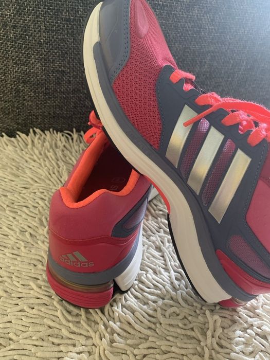 Кросівки фірми Adidas. Розмір 38.