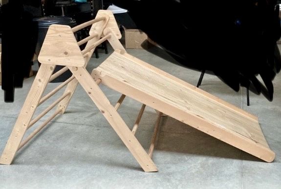 Triangulo Pikler + rampa/escorrega Montessori