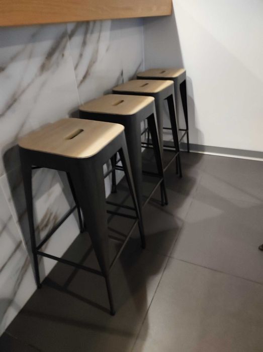4 Bancos altos para bar