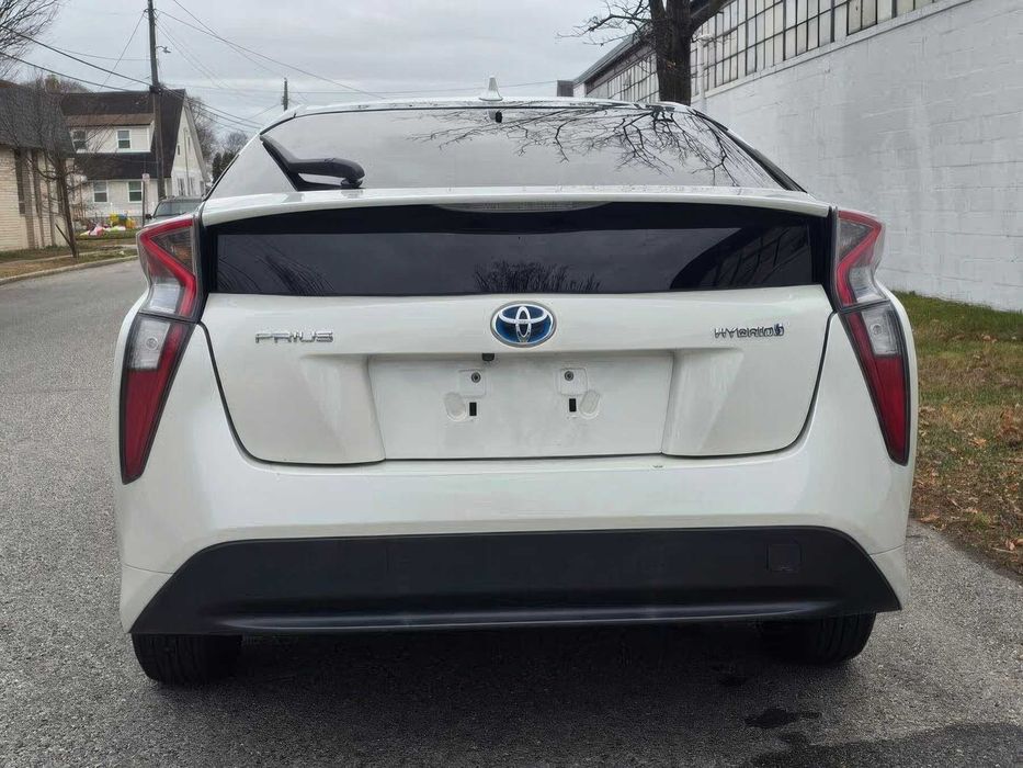Toyota Prius      2017