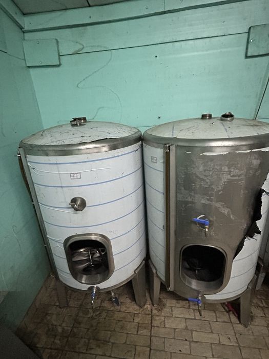 Cubas / Reservatórios em Inox 550L para Vinho ou Azeite
