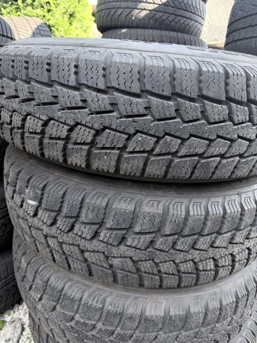Хороші шини 235/85/16 Kumho
