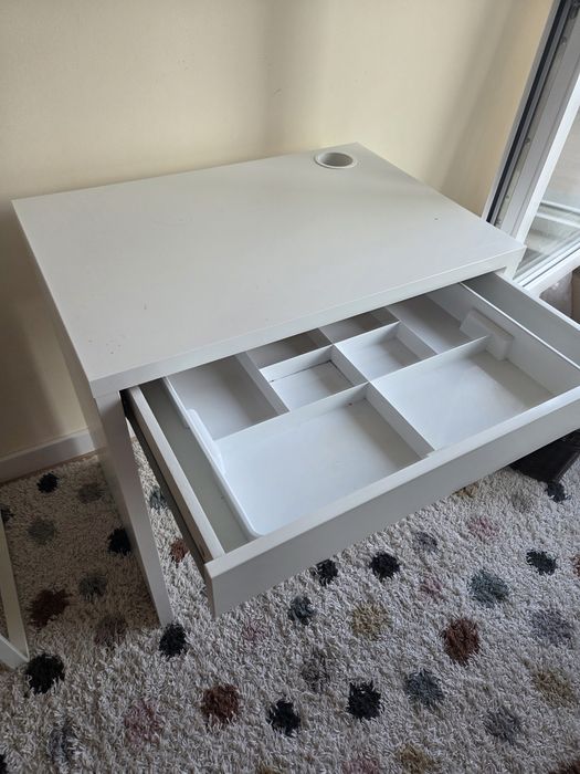 Biurko Ikea z szufladą