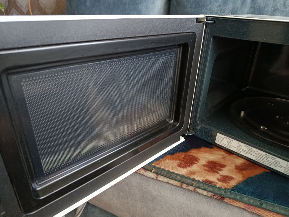 Мікрохвильова піч Samsung з грилем