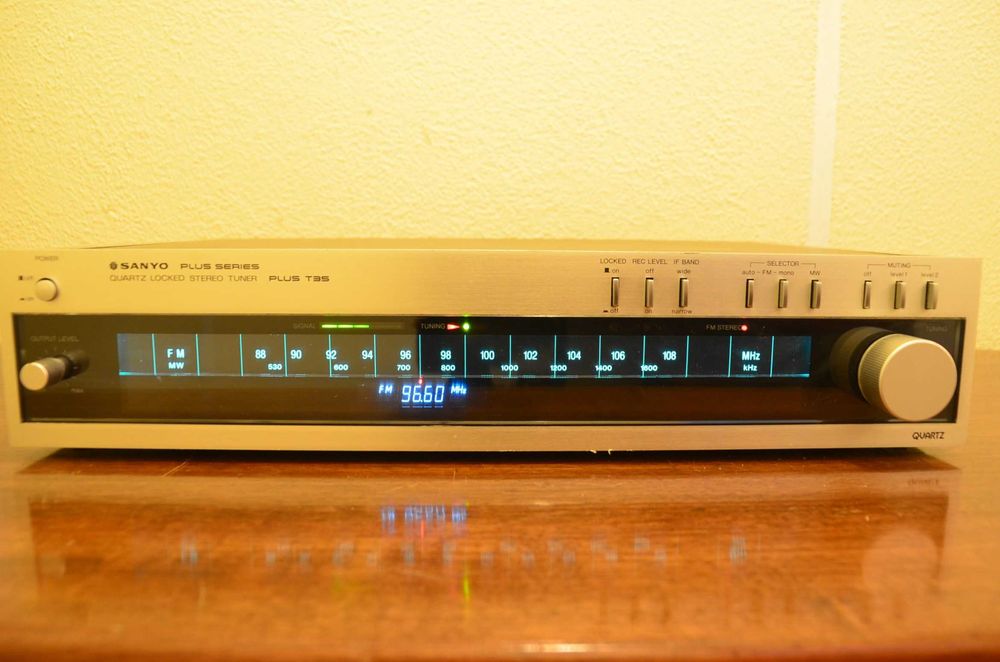 Rádio Sanyo Plus T35