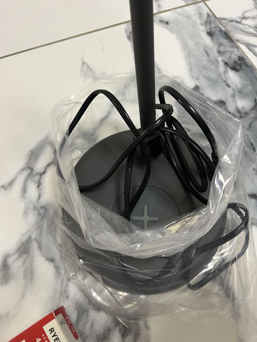 Настільна лампа із зарядним пристроєм індуктивний Ikea HEKTAR