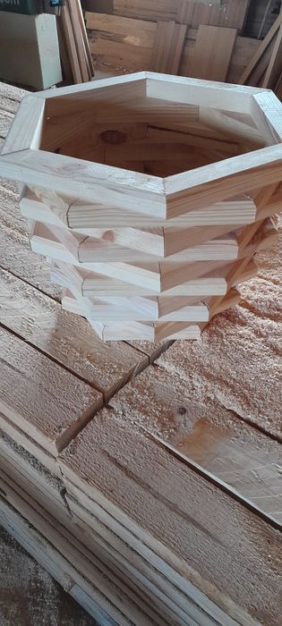 Donice ogrodowe drewniane